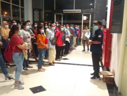 Pilu! Pemerintah Kerajaan Malaysia Deportasi 155 TKI Dan Repatriasi 8 TKI Bermasalah Lewat Entikong