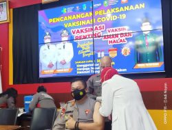 Pemkab Sanggau Canangkan Vaksin Covid 19, Kapolres Dapat Giliran Pertama