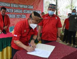 Hadiri Pengukuhan DPC PDKS Tayan Hilir, Ontot: Insan PDKS Harus Mampu Bersaing Diluar Organisasi
