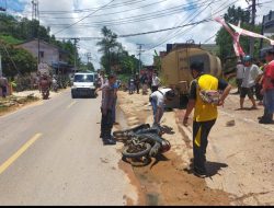 Mengerikan! Penumpang Sepeda Motor Remuk Digilas Mobil Tangki CPO Di Tayan Hilir