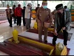 Wakil Bupati dan Raja Sanggau Ziarah ke Makam Pendiri Kota Sanggau di Desa Mengkiang