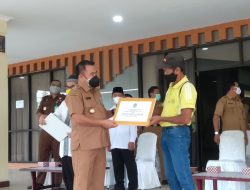 Idul Adha 1442 H, Bupati Sekadau Serahkan Sepuluh Ekor Hewan Qurban