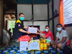 OMK Nanga Taman Serahkan Bantuan Kemanusiaan Untuk Pemimpin Umat Sungai Kase Yang Alami Musibah
