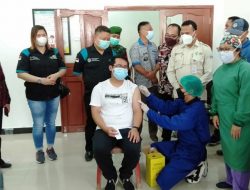 Vaksin Di PT.Parna Agromas, Wabup Ingatkan Tetap Patuhi Prokes