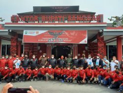 Lepas Keberangkatan Tim PS Sanggau Ikuti Liga 3 Zona Kalbar, Ini Pesan Bupati PH