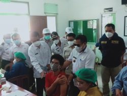 GAPKI Cabang Kalbar Gelar Vaksinasi Covid-19 Di Desa Tapang Pulau Kecamatan Belitang Hilir