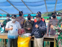 Bupati Sambangi Pengungsi Di Entabuk