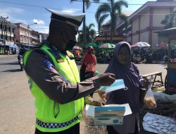 Operasi Zebra Kapuas 2021, Sat Lantas Polres Sanggau Bagikan 200 Masker