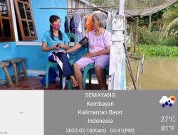 Sigap! Terobos Banjir, Bidan Desa Semayang Langsung Turun Cek Kesehatan Masyarakat Terdampak Banjir