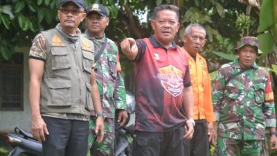 Tinjau Lokasi Bencana Tanah Longsor Di Jalan DR Surono, Ini Kata Bupati Sanggau