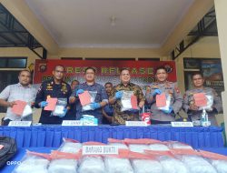 Mantap! Kapolres Sanggau Pimpin Penangkapan 19,9 Kg Sabu Di Sekayam