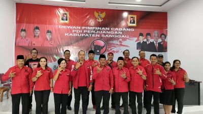 Lengkap! Pengurus Dan Kader PDI Perjuangan Ikuti Peresmian Kantor DPC Oleh Megawati
